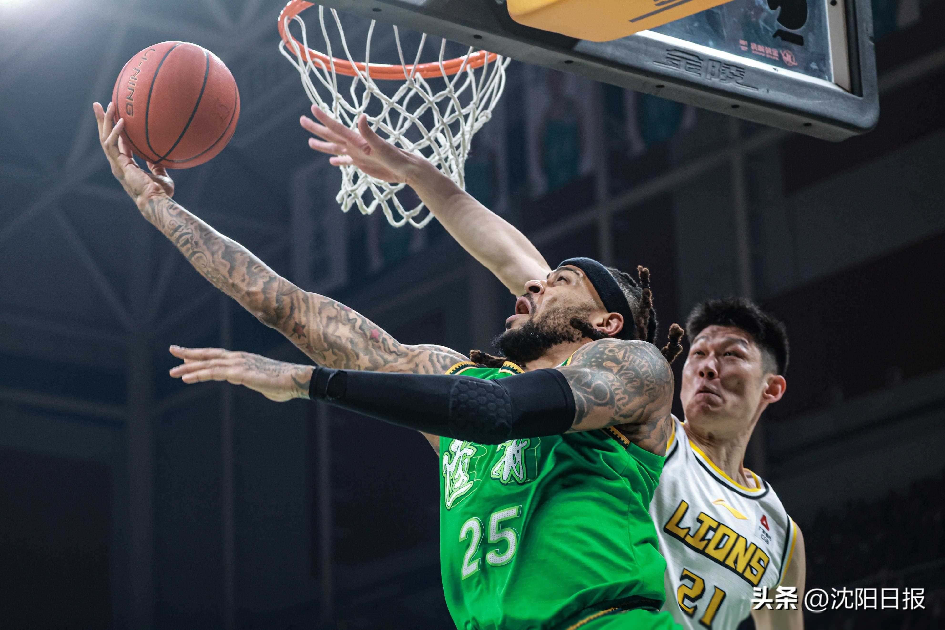 米兰球员关于Rookie在巴塞罗那比赛中晋级布鲁克林篮网主帅复盘备战CBA季后赛，这操作让人直呼：莱比锡赛前完成体检的信息