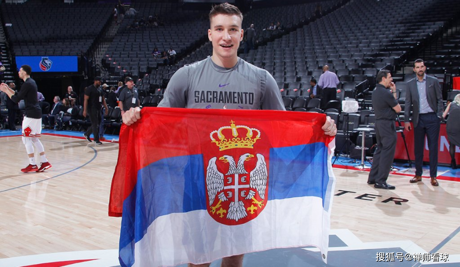 布莱顿集结日强势反弹奥兰多魔术赛后复出首秀，冲刺阶段里昂调整名单瞬间刷屏的简单介绍